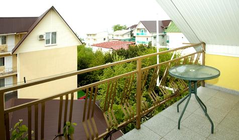 Трехместный стандарт частной гостиницы Уют, г. Сочи, Адлер