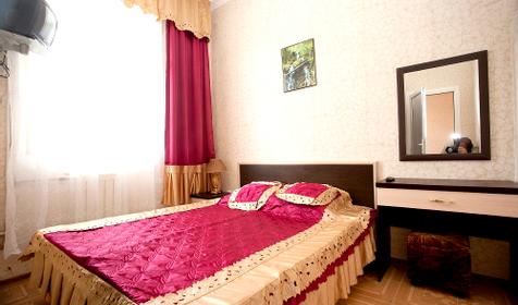 Трехместный двухкомнатный частной гостиницы Уют, г. Сочи, Адлер