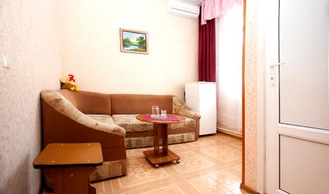 Трехместный двухкомнатный частной гостиницы Уют, г. Сочи, Адлер