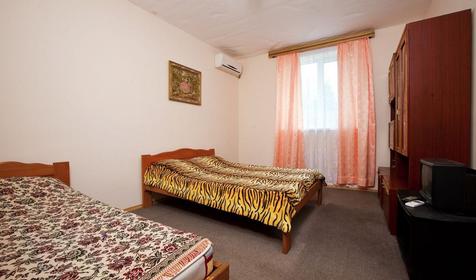 Трехместный номер. Отель "Русалочка", п. Агой