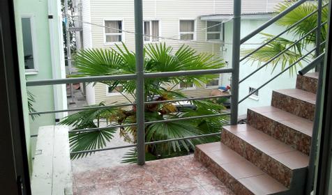 Двухкомнатный. Гостиница "У моря", п. Лоо