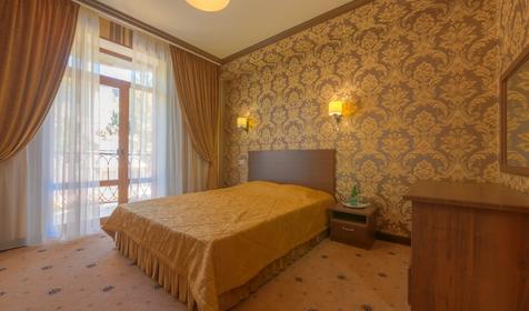 Двухместный люкс с балконом. Отель Paris Life, г. Анапа