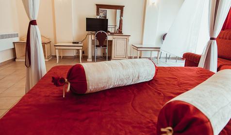 Полулюкс для Новобрачных. Стандарт двухместный. Усадьба Круглое озеро, г. Новороссийск, п. Абрау-Дюрсо