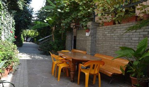 Территория. Отель ЛЭНСиС, г. Сочи, Адлерский район, г. Адлер