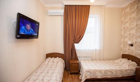 Трехместный люкс. Гостевой дом Леонидас, г. Геленджик, п. Кабардинка