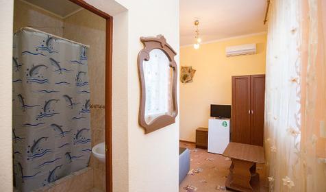 Двухместный люкс. Гостевой дом Леонидас, г. Геленджик, п. Кабардинка