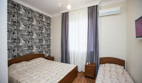 Трехместный люкс. Гостевой дом Леонидас, г. Геленджик, п. Кабардинка