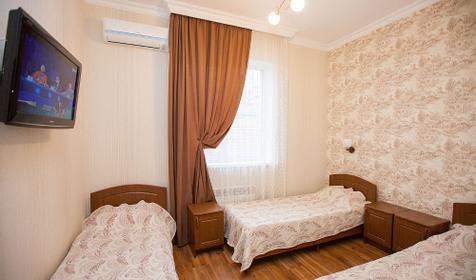 Трехместный люкс. Гостевой дом Леонидас, г. Геленджик, п. Кабардинка