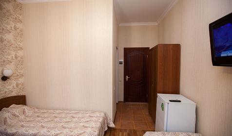 Трехместный люкс. Гостевой дом Леонидас, г. Геленджик, п. Кабардинка