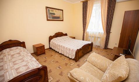 Двухкомнатный люкс. Гостевой дом Леонидас, п. Кабардинка