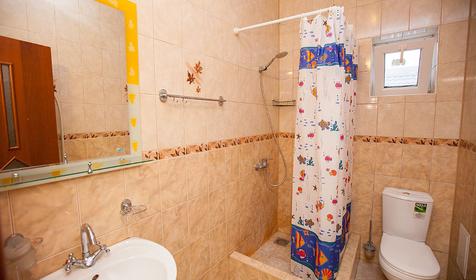 Двухкомнатный люкс. Гостевой дом Леонидас, п. Кабардинка