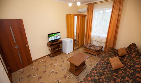 Двухкомнатный люкс. Гостевой дом Леонидас, п. Кабардинка