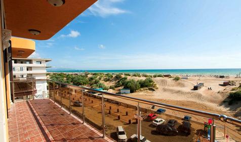 Трехместный полулюкс с балконом. Отель IDEAL, п. Витязево