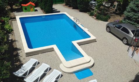 Бассейн. Гостевой дом Фем Ландия, г. Геленджик, с. Архипо-Осиповка