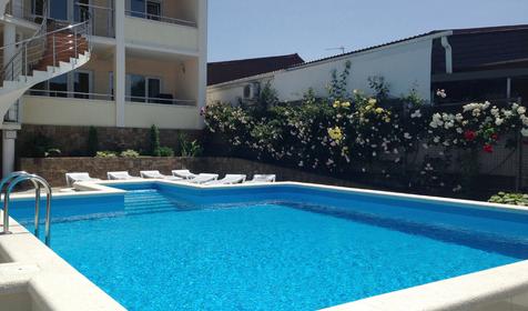 Бассейн. Гостевой дом Фем Ландия, г. Геленджик, с. Архипо-Осиповка