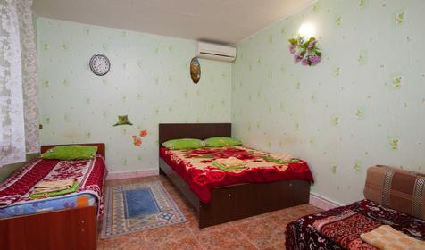 Четырехместный номер с удобствами на этаже. Гостевой дом Альдаир, г. Геленджик, с. Архипо-Осиповка