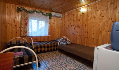 Трехместный номер с удобствами на этаже. Гостевой дом Альдаир, г. Геленджик, с. Архипо-Осиповка