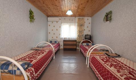 Четырехместный номер с удобствами на этаже. Гостевой дом Альдаир, г. Геленджик, с. Архипо-Осиповка