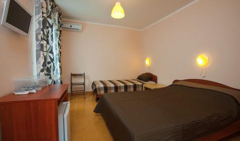 Трехместный стандарт. Гостевой дом Архос, г. Геленджик, с. Архипо-Осиповка