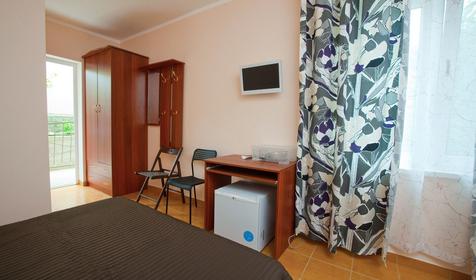 Трехместный стандарт. Гостевой дом Архос, г. Геленджик, с. Архипо-Осиповка