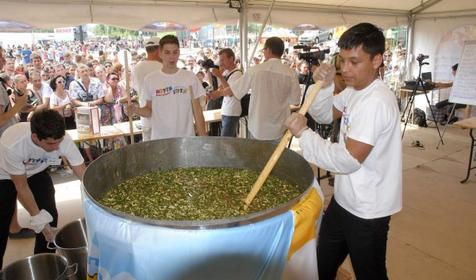 Самая большая в мире окрошка
