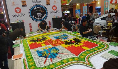 Самая большая мозаика из суши и роллов в виде герба Краснодарского края