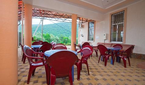 Столовая. Гостиничный дом Домик у реки, г. Геленджик, п. Архипо-Осиповка