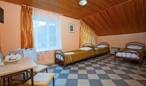 Трехместный люкс, 3 этаж. Гостиничный дом Домик у реки, г. Геленджик, п. Архипо-Осиповка