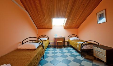 Трехместный люкс, 3 этаж. Гостиничный дом Домик у реки, г. Геленджик, п. Архипо-Осиповка