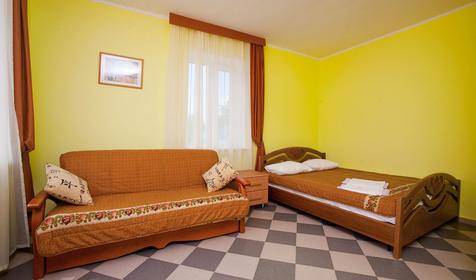 Четырехместный люкс, 2 этаж. Гостиничный дом Домик у реки, г. Геленджик, п. Архипо-Осиповка