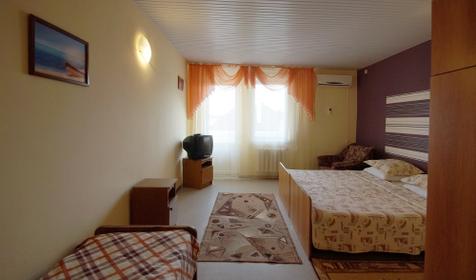 Трехместный стандарт. Частная гостиница Голубая Бухта, г. Геленджик, мкр. Голубая бухта