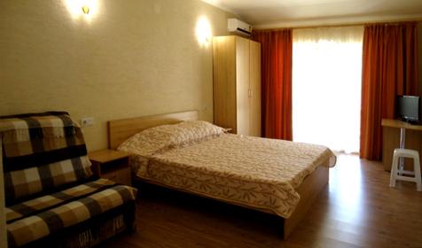 Трехместный люкс. Гостевой дом Алмаз, г. Сочи, пос. Вардане