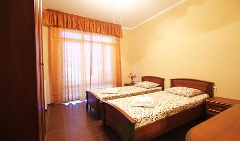 Двухместный номер с раздельными кроватями и балконом. Отель 777, г. Адлер