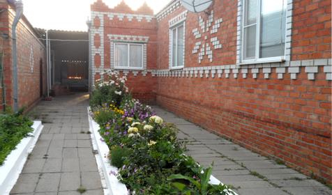 Дом. Гостиный двор Раздолье, Ейский р-он, ст. Должанская