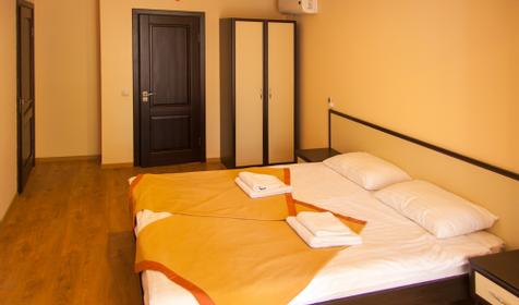 Четырехместный полулюкс. Гостиница Фиорентина, г. Геленджик, п. Архипо-Осиповка