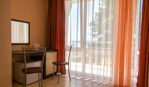 Четырехместный полулюкс. Гостиница Фиорентина, г. Геленджик, п. Архипо-Осиповка