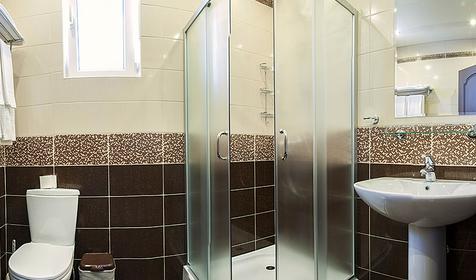 Трехместный Премиум. Ахиллеон Парк Бутик Отель, г. Геленджик, с. Кабардинка