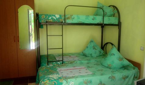 Номер с двухъярусными кроватями. Гостевой дом Звездочка. г. Сочи, п. Лоо