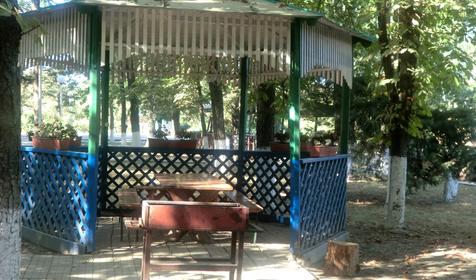 Беседки. База отдыха Лесная, республика Адыгея, Шапшугжское шоссе