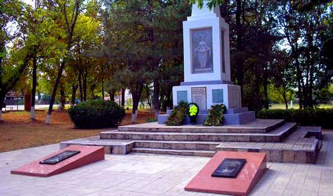 памятник павшим воинам в Великую отечетсвенную.войну. Гостагаевская. Анапа