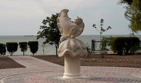 Памятник варенику, г. Ейск