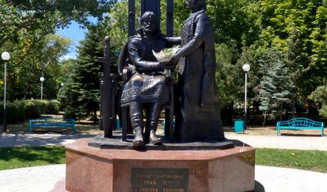Памятник Петру и Февронии Муромским, г. Ейск