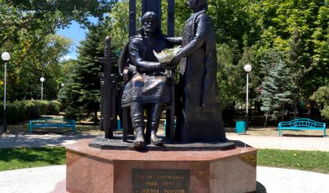 Памятник Петру и Февронии Муромским, г. Ейск