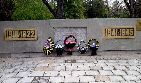 памятник погибшим во время гражданской и Великой отечественной войн. Копанская. Ейский район