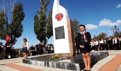 Памятник Сурену Аракеляну. станица Анапская. Анапа