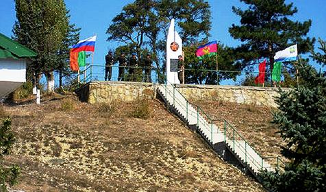 Памятник Сурену Аракеляну. станица Анапская. Анапа