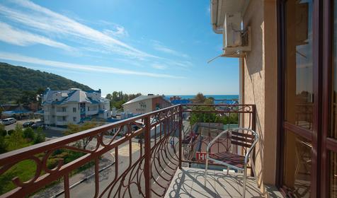 Трехместный номер. Гостиница Кассиопея, г. Геленджик, п. Архипо-Осиповка