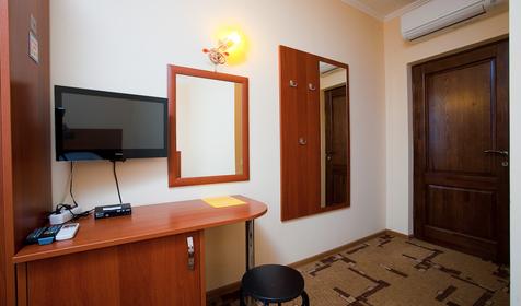 Двухместный номер с удобствами. Отель Янтарь, г. Геленджик, п. Архипо-Осиповка