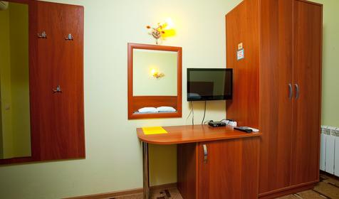 Двухместный номер с удобствами и балконом. Отель Янтарь, г. Геленджик, п. Архипо-Осиповка