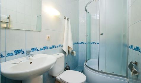 Двухместный номер с удобствами. Отель Янтарь, г. Геленджик, п. Архипо-Осиповка